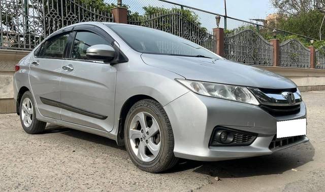 https://images10.gaadi.com/usedcar_image/4514275/original/processed_214169e054a274047751e466fd330f2b.jpg?imwidth=6401