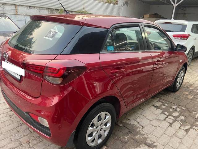 https://images10.gaadi.com/usedcar_image/4514311/original/processed_4896a91488b031b2e10da14722d886f0.jpg?imwidth=6402