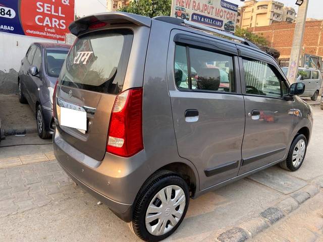 https://images10.gaadi.com/usedcar_image/4514314/original/processed_36d5b7c8bf4d0cb1248620eab57424b6.jpg?imwidth=6402