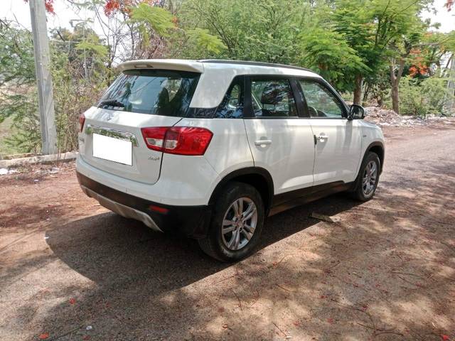 https://images10.gaadi.com/usedcar_image/4514328/original/processed_467badd074ae9d1fe8bea58554b64bb6.jpg?imwidth=6402
