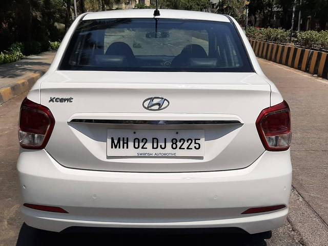 https://images10.gaadi.com/usedcar_image/4514352/original/processed_a602f0f1414659035908c08217240b55.jpeg?imwidth=6402