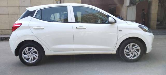 https://images10.gaadi.com/usedcar_image/4514359/original/168aa7f3982ca11c6aa9e3737440251d.jpg?imwidth=6401
