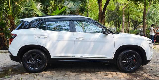 https://images10.gaadi.com/usedcar_image/4514363/original/processed_4f1a1e9c7779c370277e2b97af4f7287.jpg?imwidth=6401
