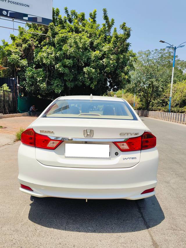 https://images10.gaadi.com/usedcar_image/4514364/original/processed_baffe959f540183483d13a4c70cdaea3.jpg?imwidth=6401
