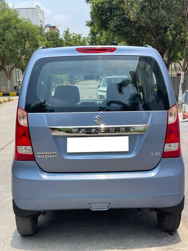 https://images10.gaadi.com/usedcar_image/4514366/original/processed_18dd92f08b4147f21cb13d3ef0052c0b.jpg?imwidth=6402