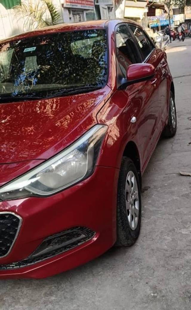https://images10.gaadi.com/usedcar_image/4514374/original/processed_23272cf45418c7eb463122cbf0219dde.jpg?imwidth=6401