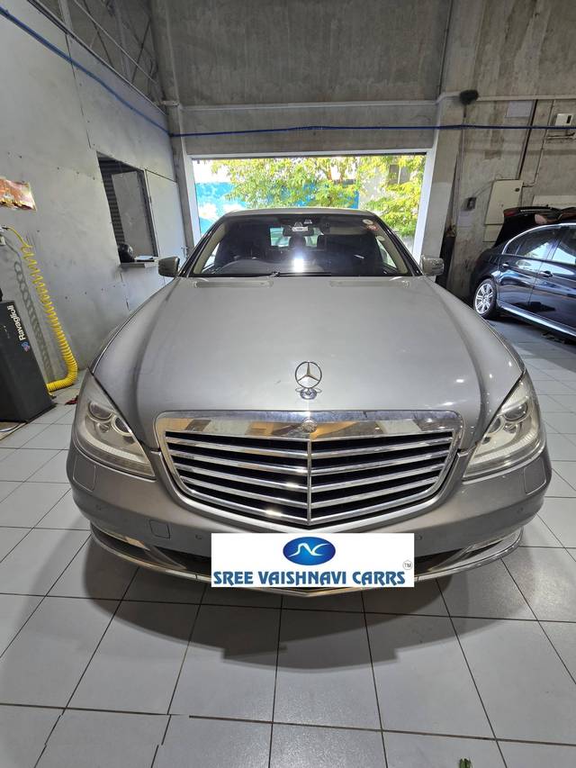https://images10.gaadi.com/usedcar_image/4514377/original/processed_37f00a3b87d87e1237b7cff0165c70c5.jpeg?imwidth=6402