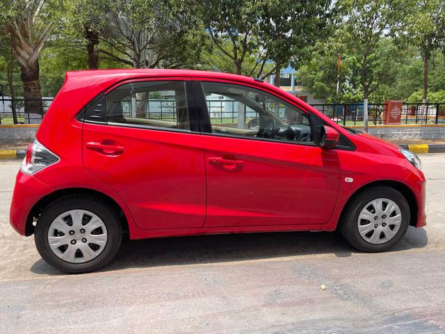 https://images10.gaadi.com/usedcar_image/4514381/original/201b4c17e638ce65735bd0675bd8281a.jpg?imwidth=6401