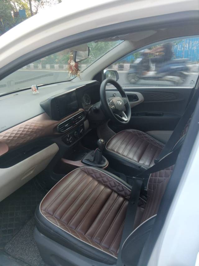 https://images10.gaadi.com/usedcar_image/4514402/original/a08bbe167c3a6ba02ad6e5b2c8901280.jpg?imwidth=6402