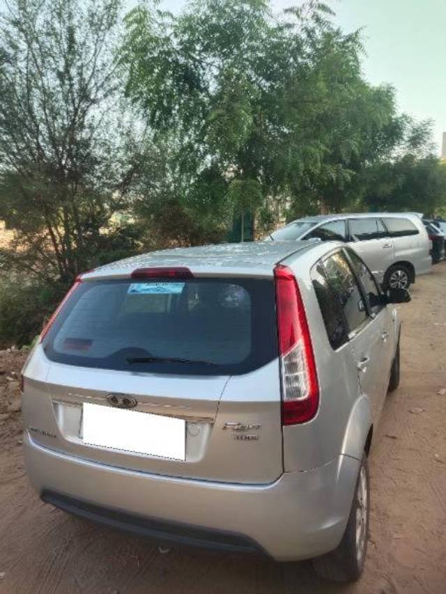 https://images10.gaadi.com/usedcar_image/4514414/original/processed_09354153-0c4c-421a-a7ad-e971110f8643.jpg?imwidth=6400