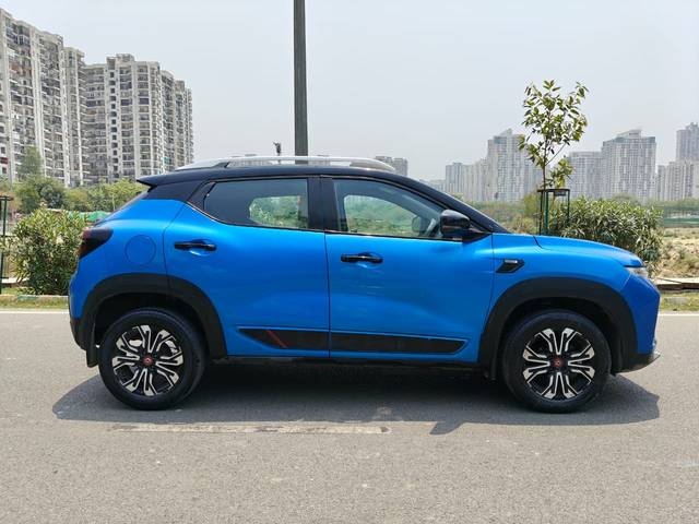https://images10.gaadi.com/usedcar_image/4514441/original/f2be8d95cea3d2256db48be52bca98f4.jpg?imwidth=6401
