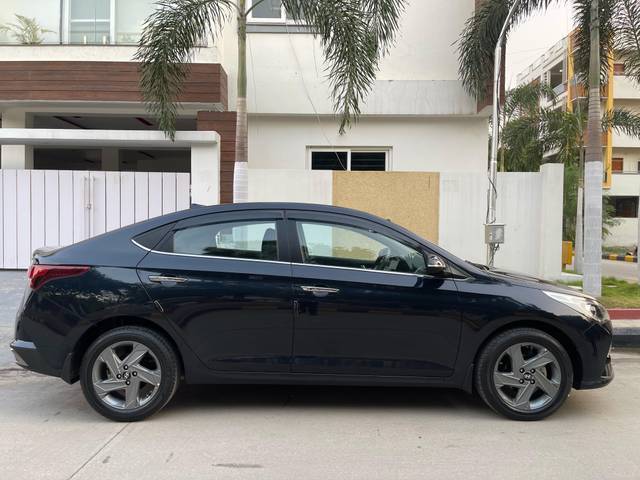 https://images10.gaadi.com/usedcar_image/4514455/original/ab4b9da59116610c84ae20d16c9545e4.jpg?imwidth=6401