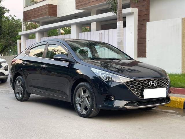 https://images10.gaadi.com/usedcar_image/4514455/original/processed_cfcce4231157b71f481b7293d30e24cb.jpg?imwidth=6400