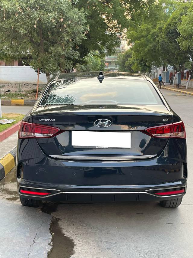 https://images10.gaadi.com/usedcar_image/4514455/original/processed_f135c94a6a89c371c86fae3d5a2249e1.jpg?imwidth=6402