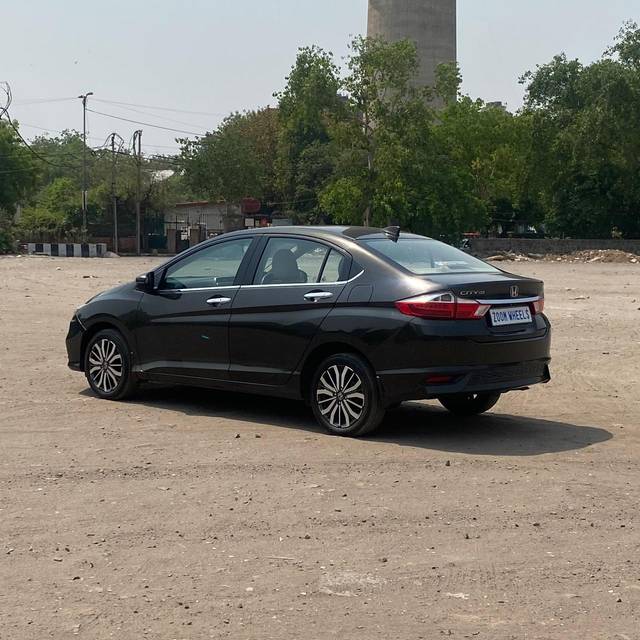 https://images10.gaadi.com/usedcar_image/4514456/original/26f3de9d5ce4e7620e053f144fbbb836.jpg?imwidth=6402