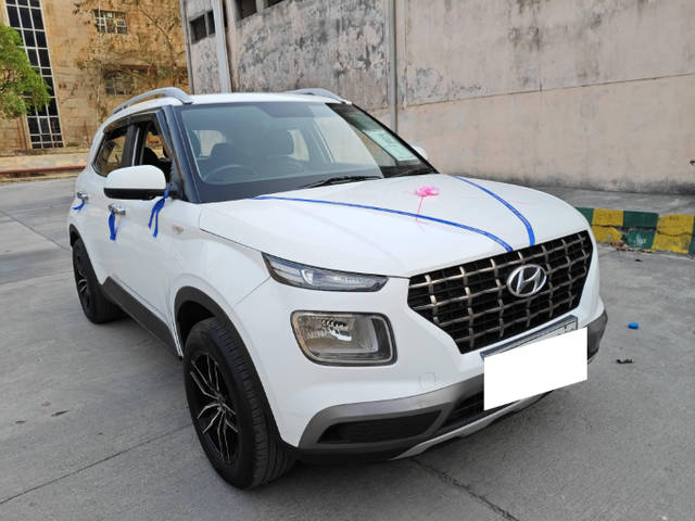 https://images10.gaadi.com/usedcar_image/4514470/original/879627cde2be27f0b9fc10968b45874c.png?imwidth=6400