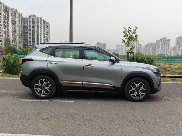 https://images10.gaadi.com/usedcar_image/4514474/original/7cc7b2276ca5ca86b9e15e639dc49557.jpg?imwidth=6401