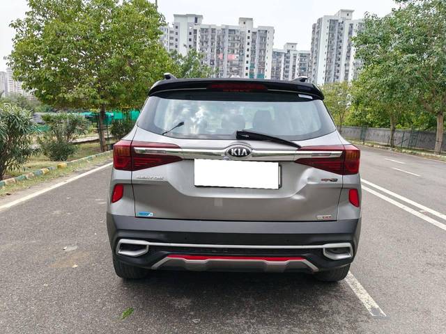 https://images10.gaadi.com/usedcar_image/4514474/original/processed_80cc2f05041fd9092e6908adaa14b153.jpg?imwidth=6402