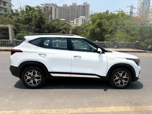 https://images10.gaadi.com/usedcar_image/4514479/original/7750a2f889b085cfba0e653f0323d84c.jpg?imwidth=6401