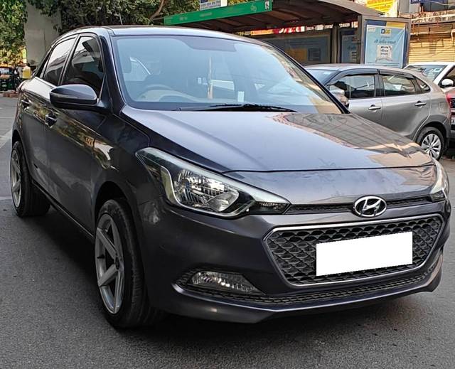 https://images10.gaadi.com/usedcar_image/4514484/original/processed_6c8c26e1a9d2eaa96b46a434a92e35c1.jpg?imwidth=6400