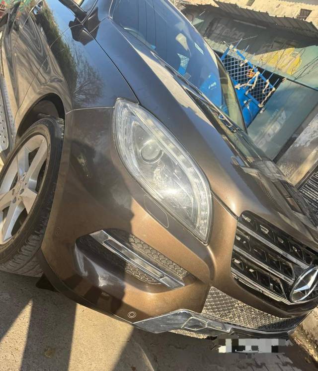 https://images10.gaadi.com/usedcar_image/4514494/original/processed_3e8c8ee578fa7ab3de18cf32b8b457a3.jpg?imwidth=6401