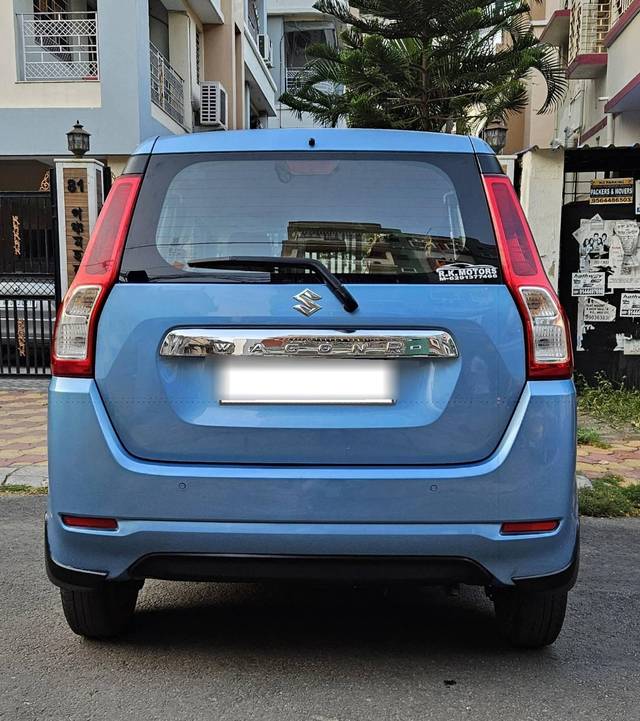 https://images10.gaadi.com/usedcar_image/4514496/original/processed_153f49d0008058d27e96c27c285ca717.jpg?imwidth=6402