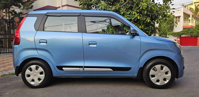 https://images10.gaadi.com/usedcar_image/4514496/original/processed_ff86a7b72bd1d9409b9d4e7e6bedf000.jpg?imwidth=6401