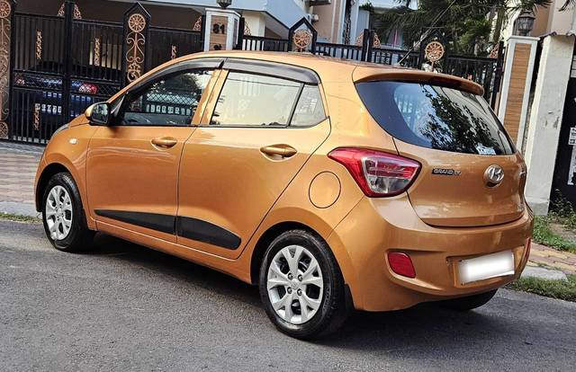 https://images10.gaadi.com/usedcar_image/4514499/original/processed_eaadab0afe0744258bdd3a2fe1aab219.jpg?imwidth=6401