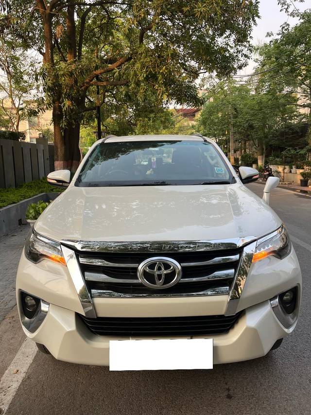https://images10.gaadi.com/usedcar_image/4514508/original/processed_5fe40d8ea9207ed623aae3f598068d8d.jpg?imwidth=6400