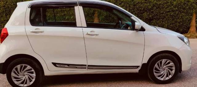 https://images10.gaadi.com/usedcar_image/4514512/original/processed_22b63b96b86c335c93a9cec8a5fbeec9.jpg?imwidth=6401