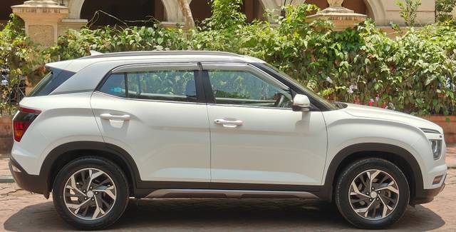 https://images10.gaadi.com/usedcar_image/4514513/original/8eb66f94cbf33d85c6df3bcf63d4a457.jpg?imwidth=6401