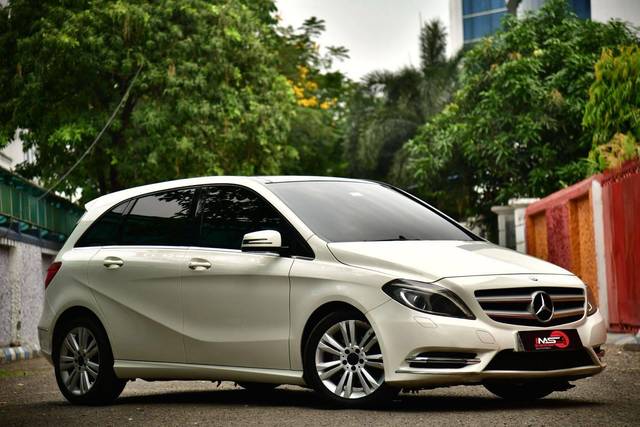 https://images10.gaadi.com/usedcar_image/4514514/original/processed_0d1dde525c21981e82029cf8654bd844.jpg?imwidth=6400