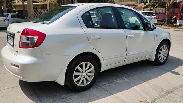 https://images10.gaadi.com/usedcar_image/4514528/original/processed_ae1b9e250da59e6e79b9e56d8e98ec0c.jpg?imwidth=6401