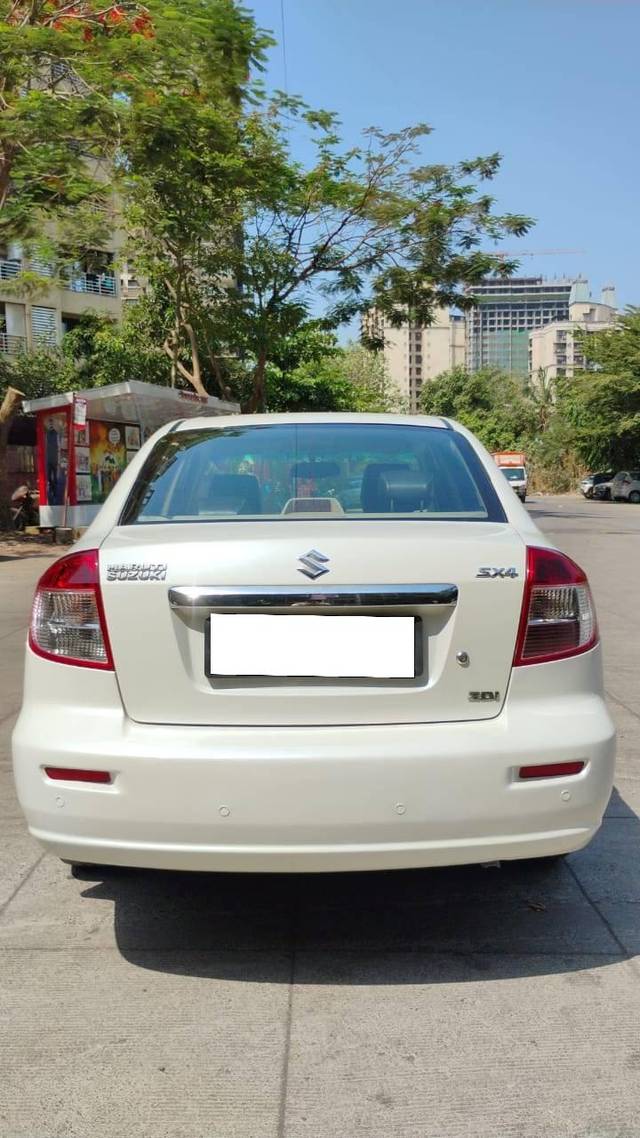 https://images10.gaadi.com/usedcar_image/4514528/original/processed_b82218f677ee9b149550afb82c5cd3a7.jpg?imwidth=6402