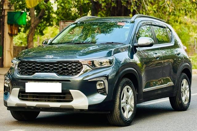 https://images10.gaadi.com/usedcar_image/4514534/original/processed_60183ccb60cee9cd7988fcc816c88410.jpg?imwidth=6402