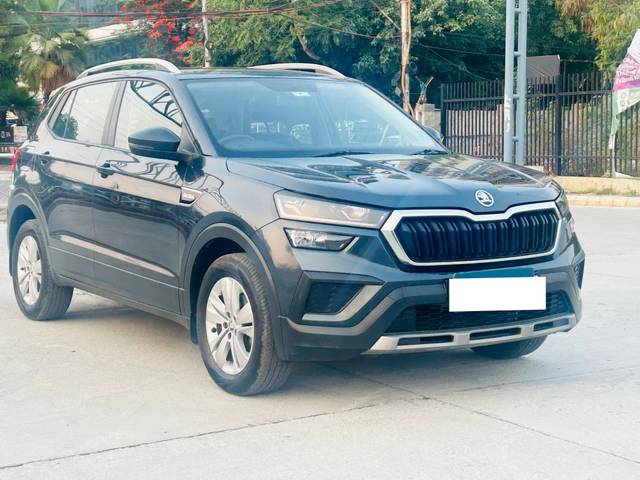 https://images10.gaadi.com/usedcar_image/4514537/original/processed_8d92780a64b35d4c7296e7a643fdffeb.jpg?imwidth=6400