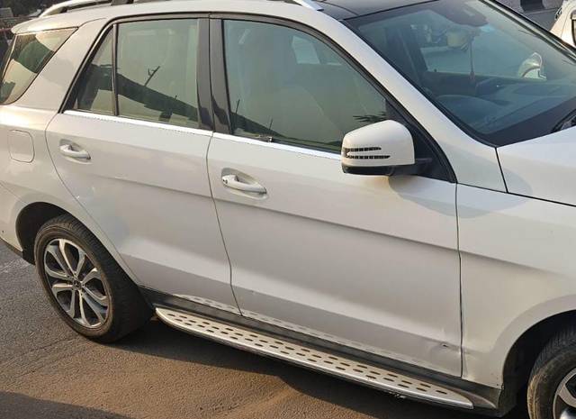 https://images10.gaadi.com/usedcar_image/4514538/original/701e98e942fe6efbaa9708fbc0fbc64c.jpg?imwidth=6401