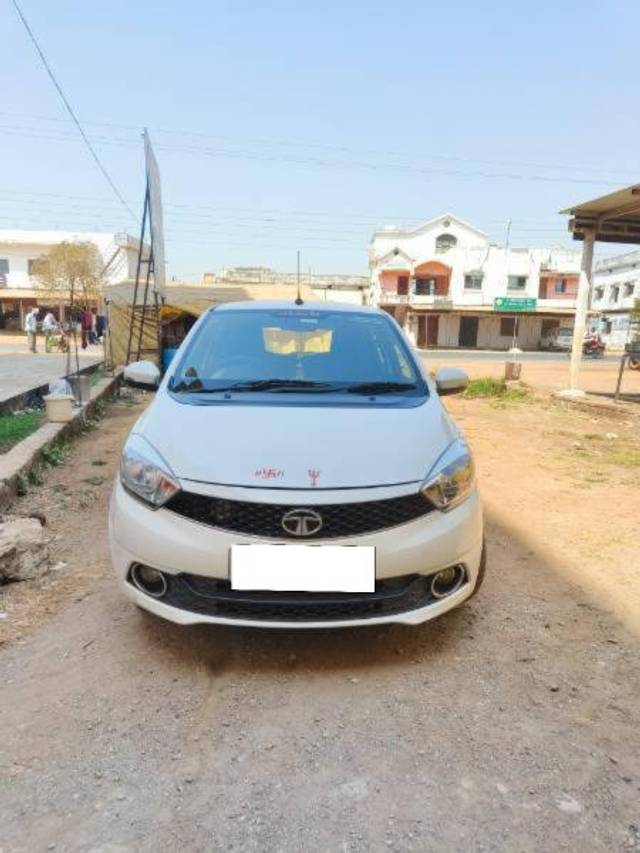 https://images10.gaadi.com/usedcar_image/4514544/original/processed_b5fcc031-4e82-447e-aa03-5ef24ad23858.jpg?imwidth=6400