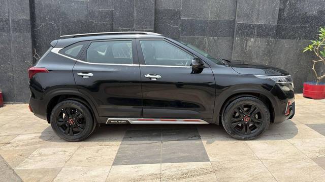 https://images10.gaadi.com/usedcar_image/4514547/original/processed_931aadaed2b2d124a5a3c41e10c289c7.jpg?imwidth=6401