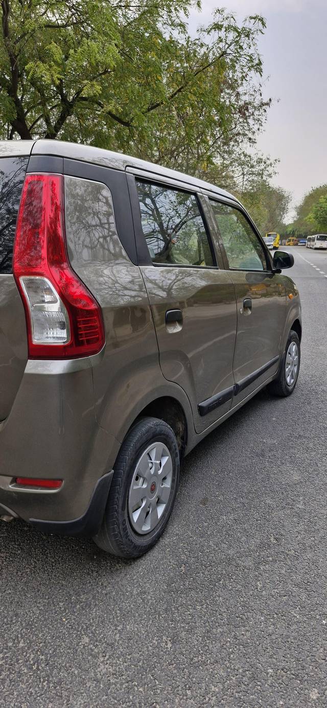 https://images10.gaadi.com/usedcar_image/4514599/original/processed_117fcaf15ab8725bd4c8d89392f4a7b0.jpg?imwidth=6402