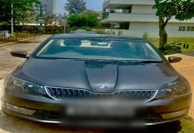 https://images10.gaadi.com/usedcar_image/4514600/original/6f6cf10c-c985-4788-92de-db1470da1366.?imwidth=6400