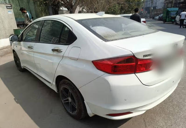 https://images10.gaadi.com/usedcar_image/4514606/original/67cc15c5-c069-4af4-9f35-aafd91453ed7.?imwidth=6401