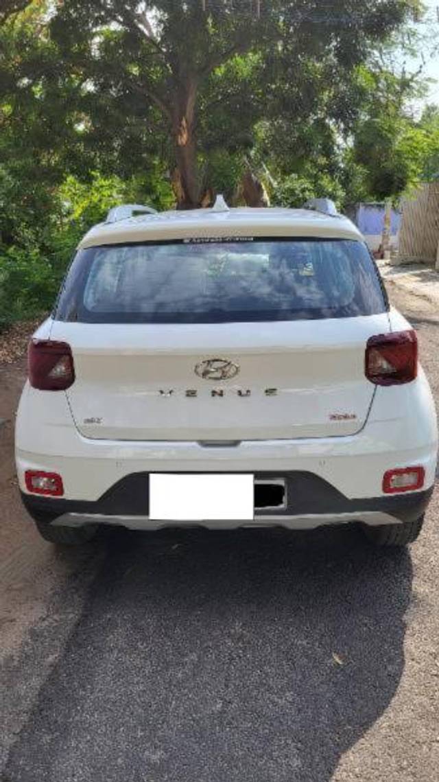https://images10.gaadi.com/usedcar_image/4514609/original/processed_beef41f9-8f91-4de9-90c0-6d6f7a989c32.jpg?imwidth=6401