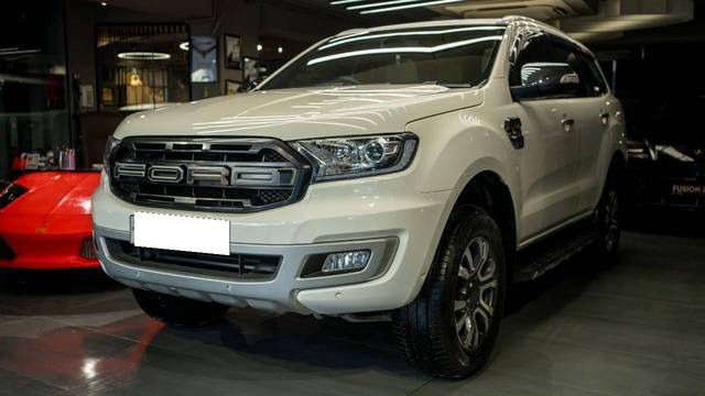 https://images10.gaadi.com/usedcar_image/4514611/original/processed_401c257b8370324e9959f41d231d2e62.jpg?imwidth=6402