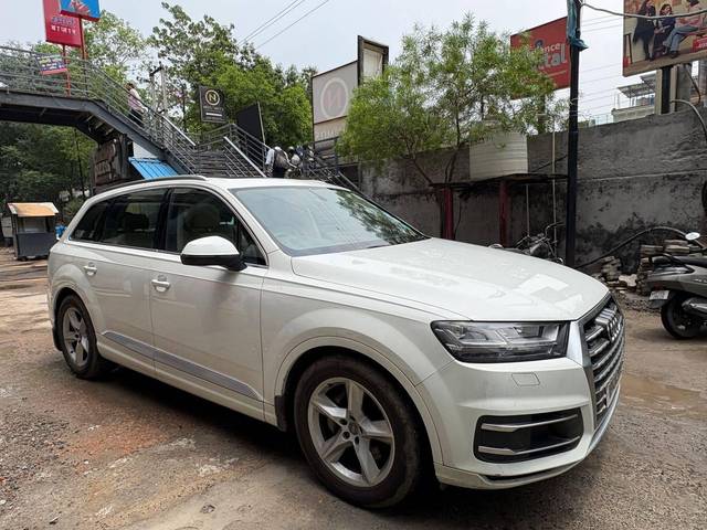 https://images10.gaadi.com/usedcar_image/4514616/original/processed_713349cb54af3ff1c7fa08c80369dba1.jpg?imwidth=6402