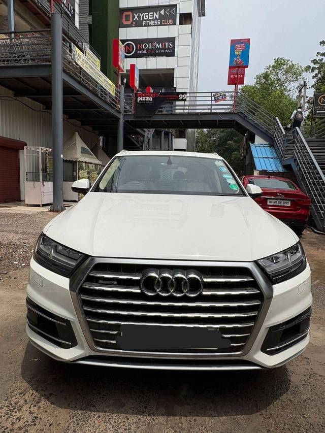 https://images10.gaadi.com/usedcar_image/4514616/original/processed_e56c1aa70f5e463471f539b1f021a00d.jpg?imwidth=6401