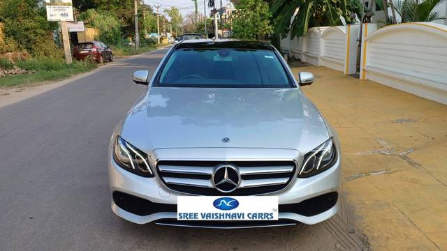 https://images10.gaadi.com/usedcar_image/4514617/original/processed_fc22e506a5b373992f1cc68c191aebe8.jpeg?imwidth=6402