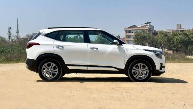 https://images10.gaadi.com/usedcar_image/4514623/original/processed_d0697cda693cd93df9cb82f7fe26a5b4.jpg?imwidth=6401
