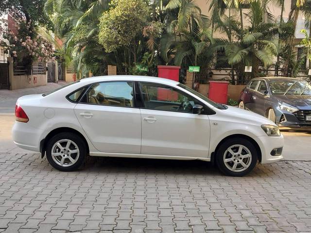 https://images10.gaadi.com/usedcar_image/4514630/original/processed_6b6435a327ff21055818121a4ac03d69.jpg?imwidth=6401