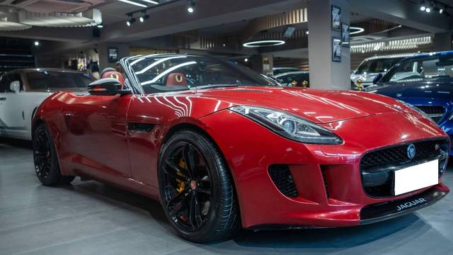 https://images10.gaadi.com/usedcar_image/4514636/original/processed_3a1a123687f88c82eafc76a712ce2755.jpg?imwidth=6400